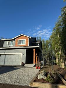 SINGLE HOUSE 1- Beautiful- Peaceful-4Beds 3baths- Sleeps 12