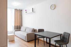 Caste Hill Sunny Apartment