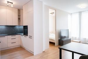 Caste Hill Sunny Apartment