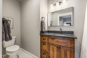 1910 Craftsman on Walnut