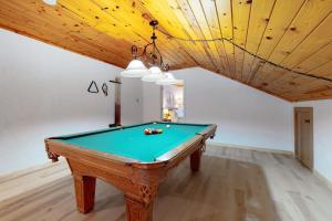 White Mountain Chalet