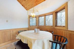 White Mountain Chalet