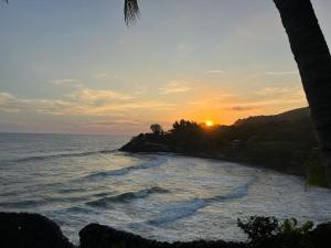 Peñíscola Villa - Beachfront Estate in El Zonte, Surf City - El Salvador