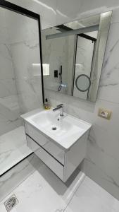 Cruise Ship Penthouse - 99m2 Terrace - 10 Guests
