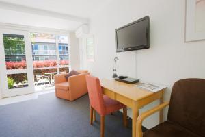 Summer East Apartments