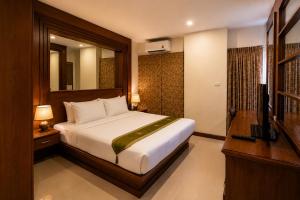 Whitehouse Condotel