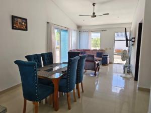 Casa Vacacional con Piscina en Puerto Bahía II