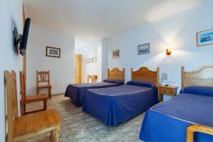 Family Room (3 Adults + 1 Child) room in Hotel Philadelfia