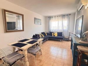 Apartamento con Piscina y Terraza Soleada en Santa Margarita, Roses - HISP-312-96
