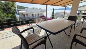 Sea view 2-room apartment in Bigova Bay