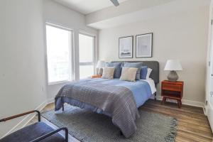 Spacious 2 Bedroom Apartment in Marina Del Rey - 15 Mins to LAX Airport