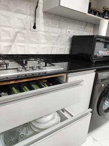 nouveau & chic appartement avec parking près Laéroport