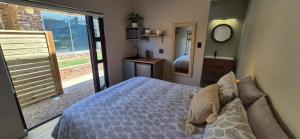 Spacious 6-Bedroom Beach House with Ocean Views in Tergniet