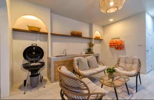 Brand New 7Bedroom Pool Villa Sandy