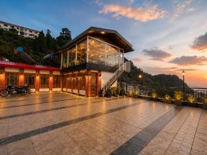 The Moksh DA Hotel A Premium Property Near Jaypee Hotel