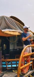 Aura Houseboats