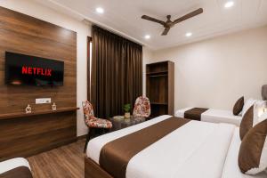 Hotel KANDA CONTINENTAL 50 Mtr from golden temple
