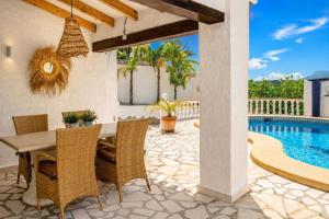 Villa Naranja by Moraira Holiday Homes