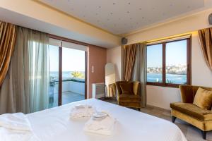 Cavo Seaside Suites