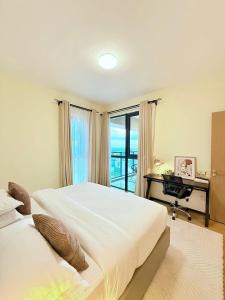 Crest View Apartment