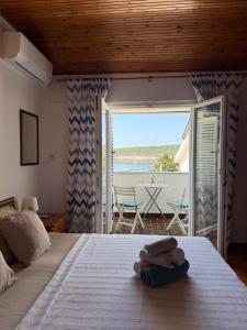 SEA VIEW STUDIO with kitchen, balcony& aircon