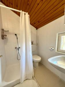 SEA VIEW STUDIO with kitchen, balcony& aircon