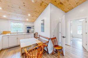 Shorebreeze Inn