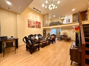 BenThanhMarket 2BED Balcony VNCulture 84m2Spacious Nest Stay in HCM