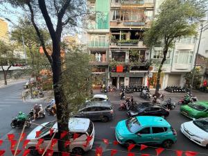 BenThanhMarket 2BED Balcony VNCulture 84m2Spacious Nest Stay in HCM