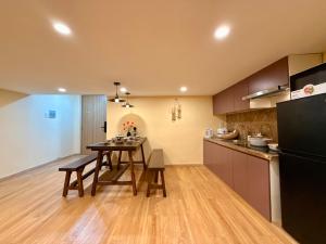 BenThanhMarket 2BED Balcony VNCulture 84m2Spacious Nest Stay in HCM