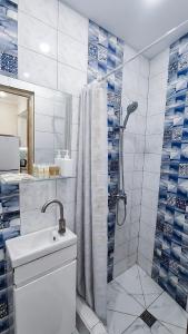 Однокімнатна квартира біля ЦУМу в центрі Полтави Мережа AlexApartments Документи для відряджень Безконтатне заселення 24-7