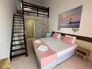 Ellas Hotel