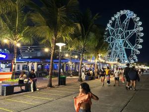 Condo Sharing with balcony at Shore Residence in Pasay Manila near MOA and Manila Airport