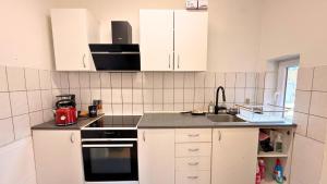 Pet-Friendly 2-Room Ground Floor Stay with Fenced Garden near Femern