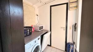 Pet-Friendly 2-Room Ground Floor Stay with Fenced Garden near Femern