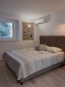 Apartments Marija, Authentic Stone House, 3 Minutes from the Beach