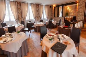 Hotels La Chaumiere : photos des chambres