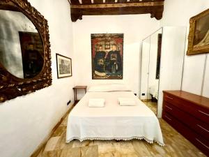 Sogno Romano Coronari, a stones throw from Piazza Navona
