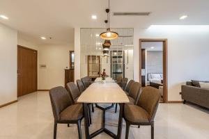 The Signature Landmark Apartment - Premium City View