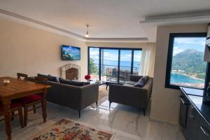 Luxury Sea View Apartment 1 Bedroom Pool Parking