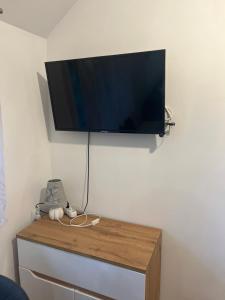 DOMEK POD SOSNAMI