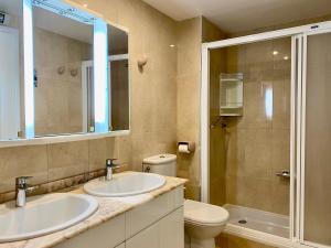 Luxurious apartment seafront Moraira by Moraira Holiday Homes