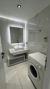 Eirini Apartments