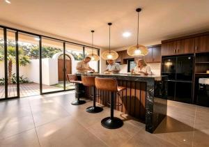 Luxury 3BR Tropical Villa Private Pool Bathtub Canggu