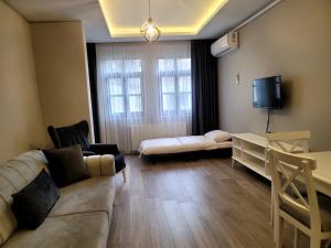 Levent Apart