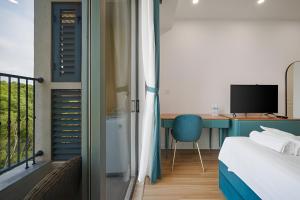 Seventeen Phu Quoc Apartments - Hillside & Firework view