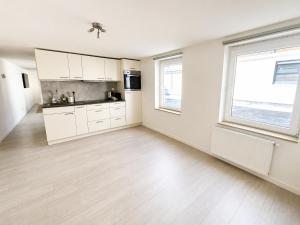 Central Ghent, 2 Private Rooms with Wi-Fi