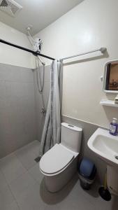 Studio Condo Near IT Park Cebu with WiFi & Kitchen
