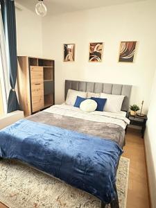 Stylish Duplex near Old Town Waterfront Nature
