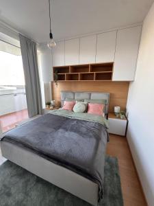 Stylish Duplex near Old Town Waterfront Nature
